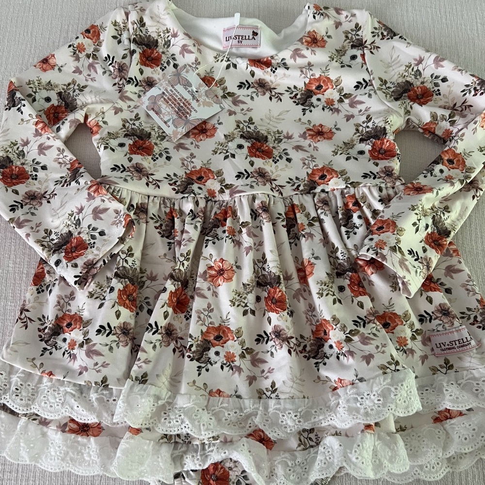 Liv & Stella Autumn floral skirted romper